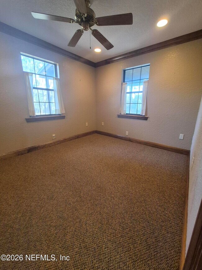 Building Photo - 1729 Coulee Ave