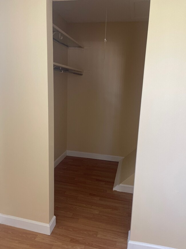 Building Photo - 683 Cleo Ct