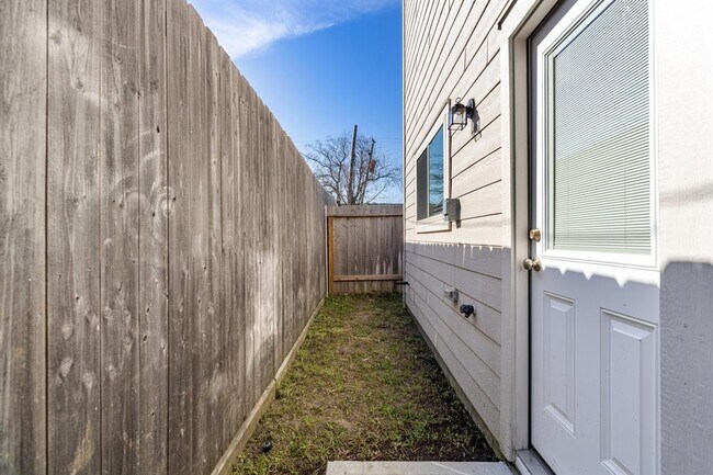Building Photo - 3235 Longleaf Meadows Dr