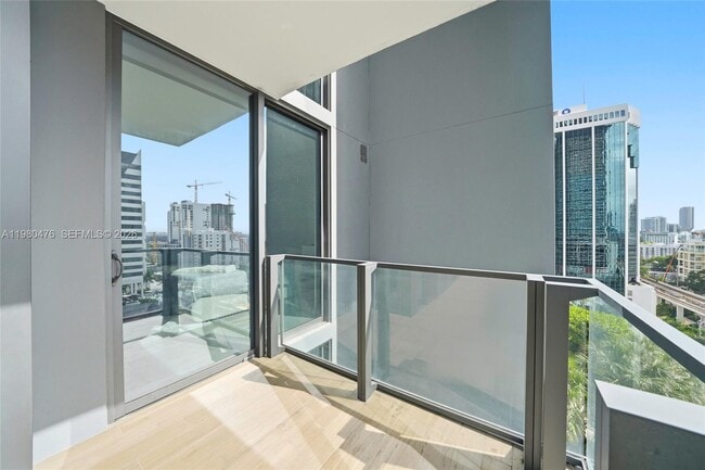 Building Photo - 88 SW 7th St