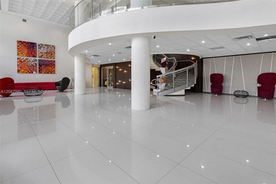 Building Photo - 5701 Collins Ave