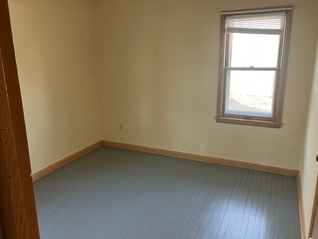 Building Photo - 100 N 80th St