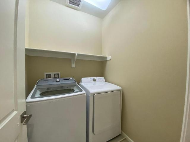 Building Photo - 3 bedroom in Irvine CA 92620
