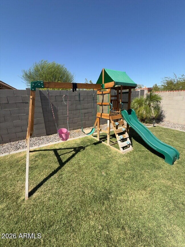 Building Photo - 5525 N 187th Ln