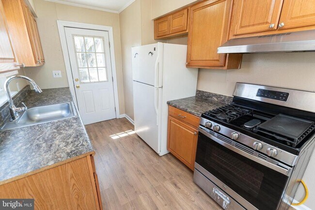 Building Photo - 504 Plover Rd