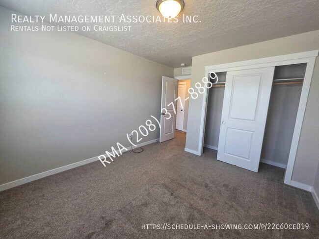 Building Photo - 4735 W Santa Fe Ln
