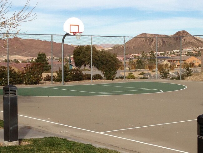 Building Photo - TUSCANY GUARD GATED COMMUNITY. LOTS OF UPGRADES AND HOA AMENITIES