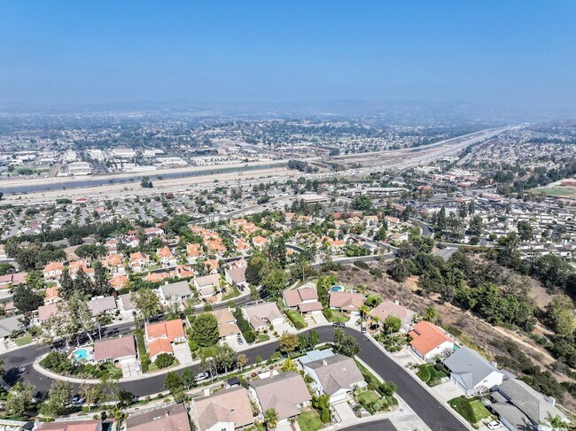 Building Photo - 5BR; 3BA Pool Home with Stunning Views in ...