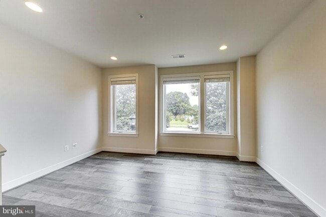 Building Photo - 16616 Crabbs Branch Way