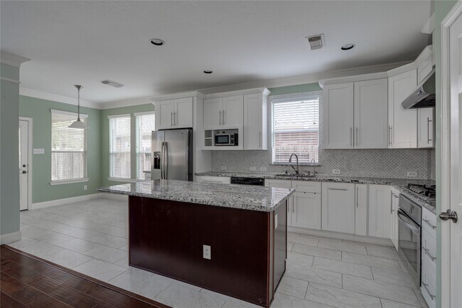 Building Photo - 13727 Cypresswood Crossing Blvd