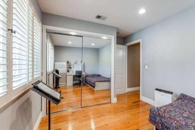 Building Photo - 12371 Saraglen Dr