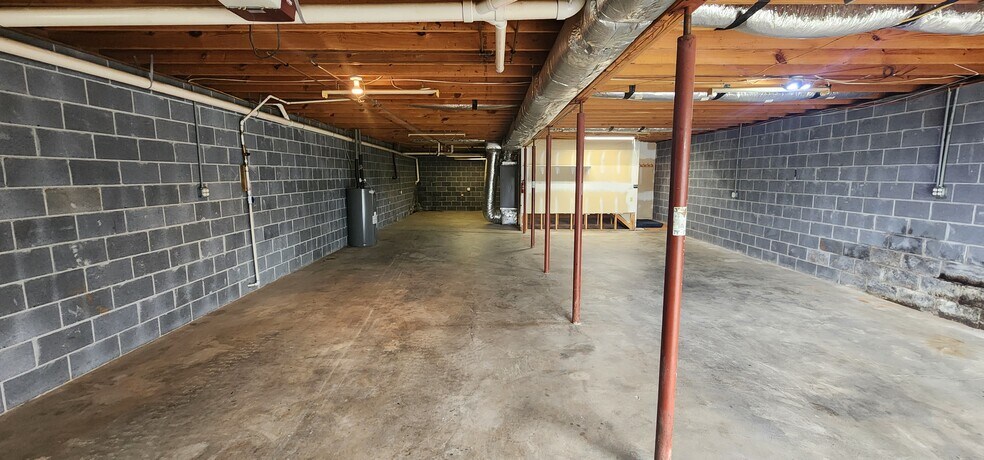 Building Photo - 1714 Bend View Ln