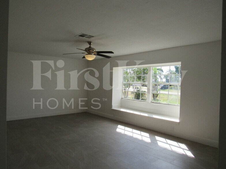 Building Photo - 7347 Barragan Rd