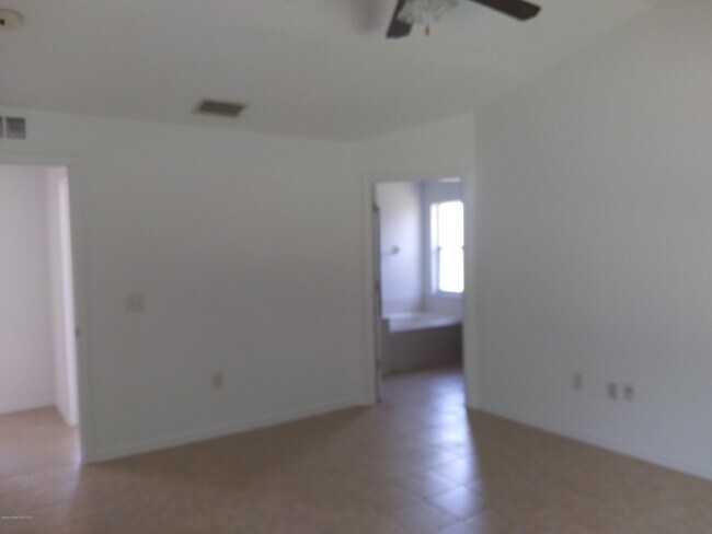 Building Photo - 6540 Addie Ave