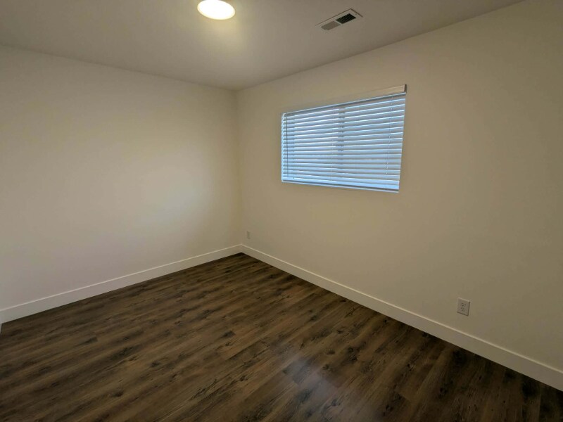 Building Photo - 341 E 2700 N