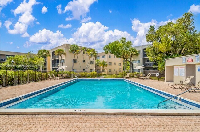 Building Photo - 8005 SW 107th Ave