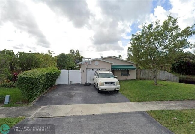 Building Photo - 7312 Forest Blvd
