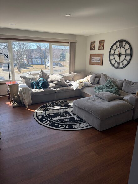 Building Photo - 1002 E Callero Cir