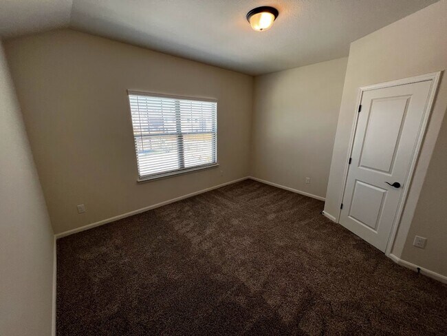 Building Photo - 13706 Enzo Gate