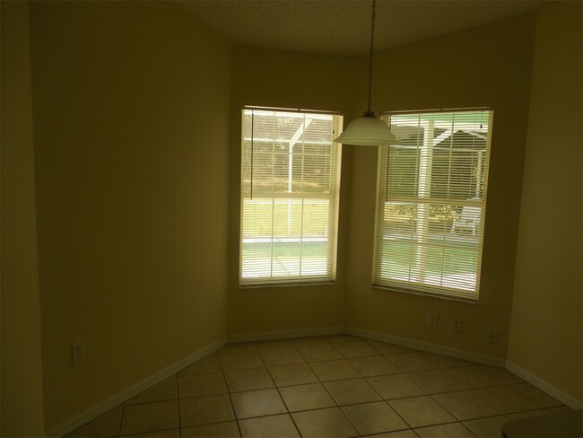 Building Photo - 5592 W Woodside Dr