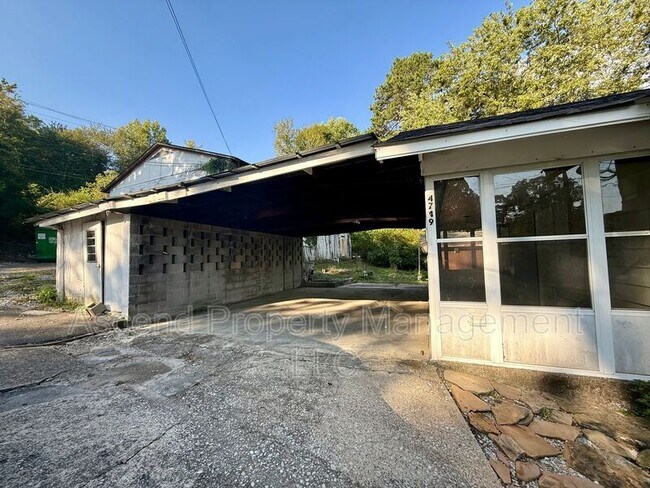 Building Photo - 4749 Rexway Ln