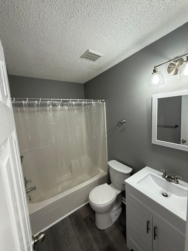 Building Photo - 92 Woodfield Pl