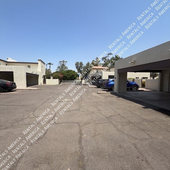 Building Photo - 4809 E Euclid Ave