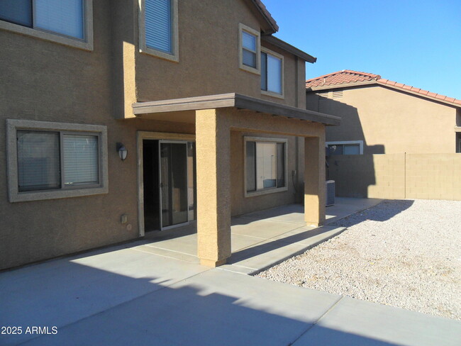 Building Photo - 25863 W Elizabeth Ave