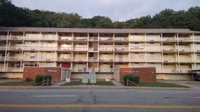 Building Photo - The Hillsides
