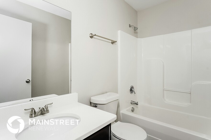 Building Photo - 15241 Tyler Mill Dr