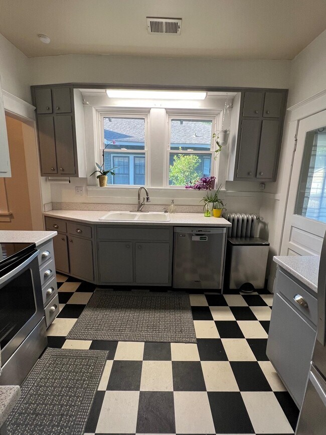 765 N Auburndale St 765 N Auburndale St Memphis TN 38107 Apartment