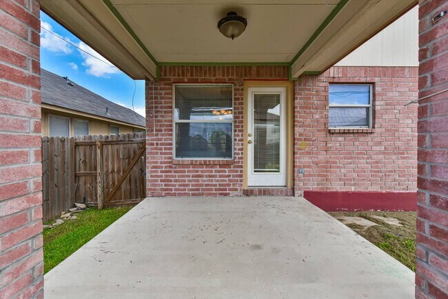 Building Photo - 4600 Donegal Bay Ct