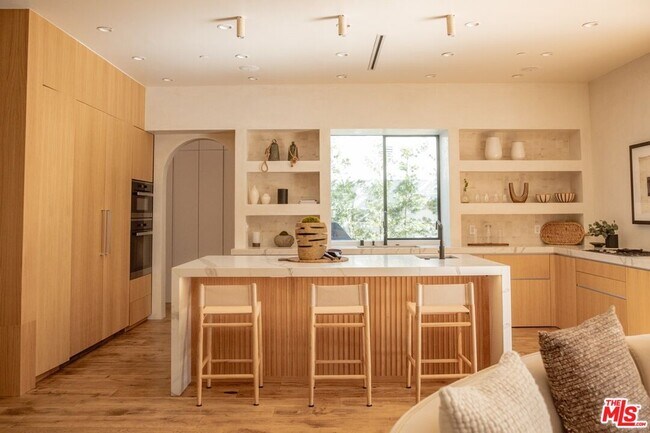 Building Photo - 6546 Colgate Ave