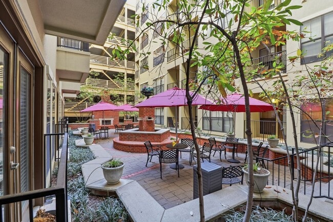 Building Photo - Bristol On Broadway Nashville