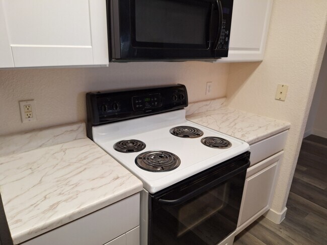 New Counter Tops and New Cabinets - 18989 E Warren Dr
