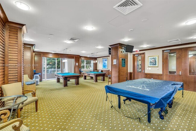 Building Photo - 19501 W Country Club Dr