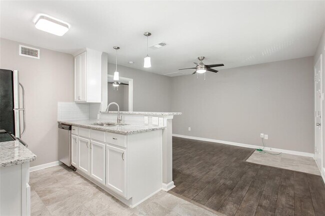 Building Photo - 4319 McKinney Ave
