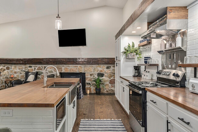 Building Photo - 2506 J Maddy Pky