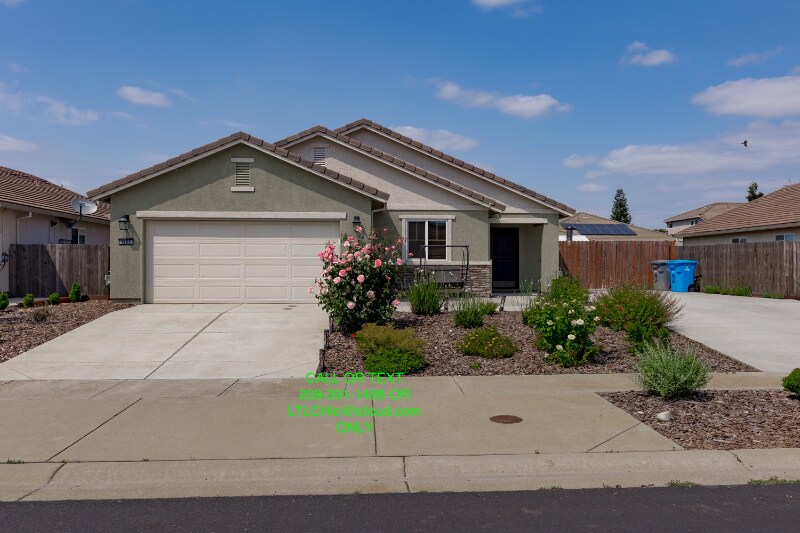 Building Photo - 1385 Deerwood St