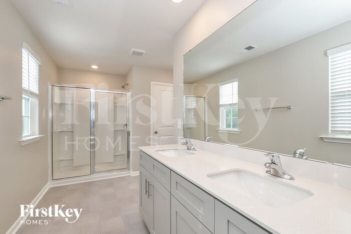 Building Photo - 341 Willowbrooke Way