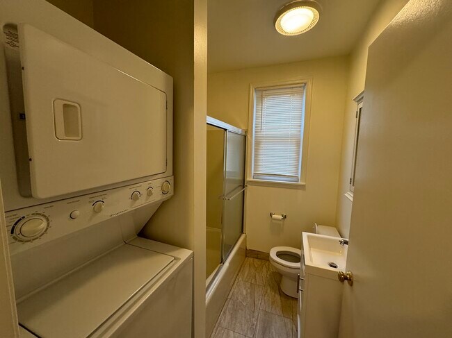 Building Photo - 920 Bellefonte St