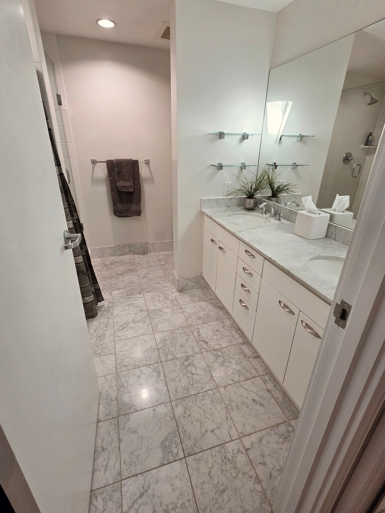 Building Photo - 645 Front St