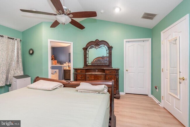Building Photo - 802 Yarrow Cir
