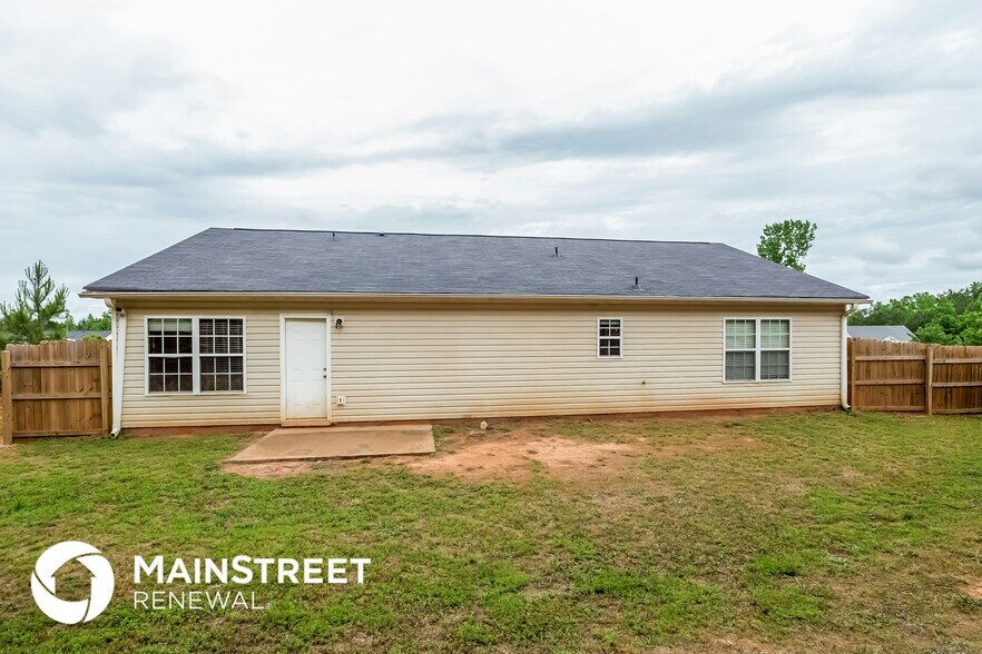 Building Photo - 115 Bramble Bush Trail