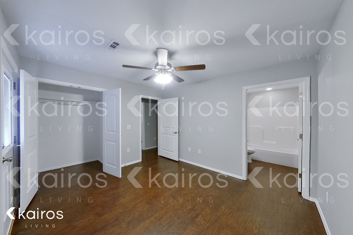 Building Photo - 3893 Thomas St