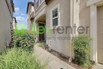 Building Photo - 1104 Impressionist Loop