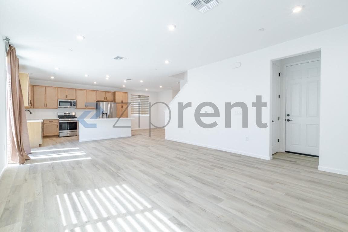 Building Photo - 4013 Trento Wy