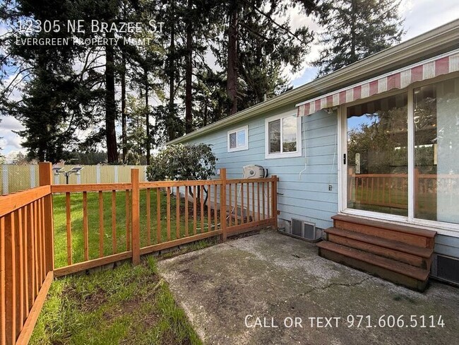 Building Photo - 12305 NE Brazee St