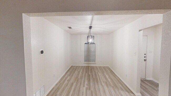 Building Photo - "Spacious 4-Bedroom Retreat with 2 Full Baths in Charming Nolanville!"