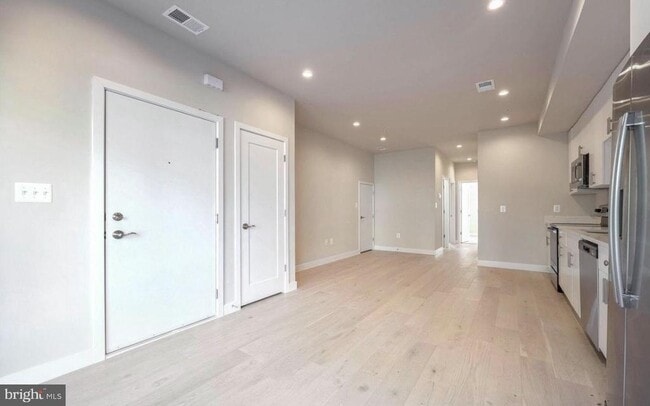 Building Photo - 2536 Elvans Rd SE